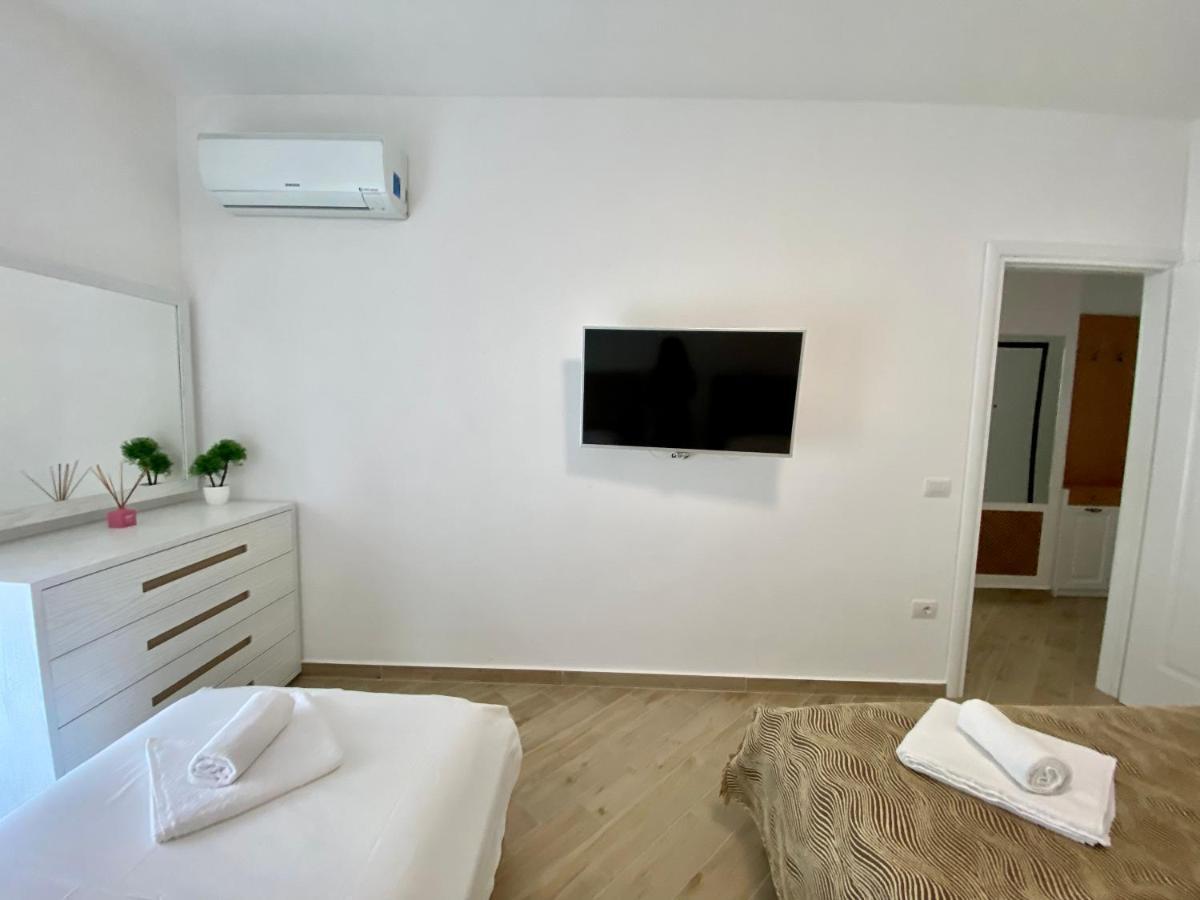 Luxury Sea Side Apartament Wlora