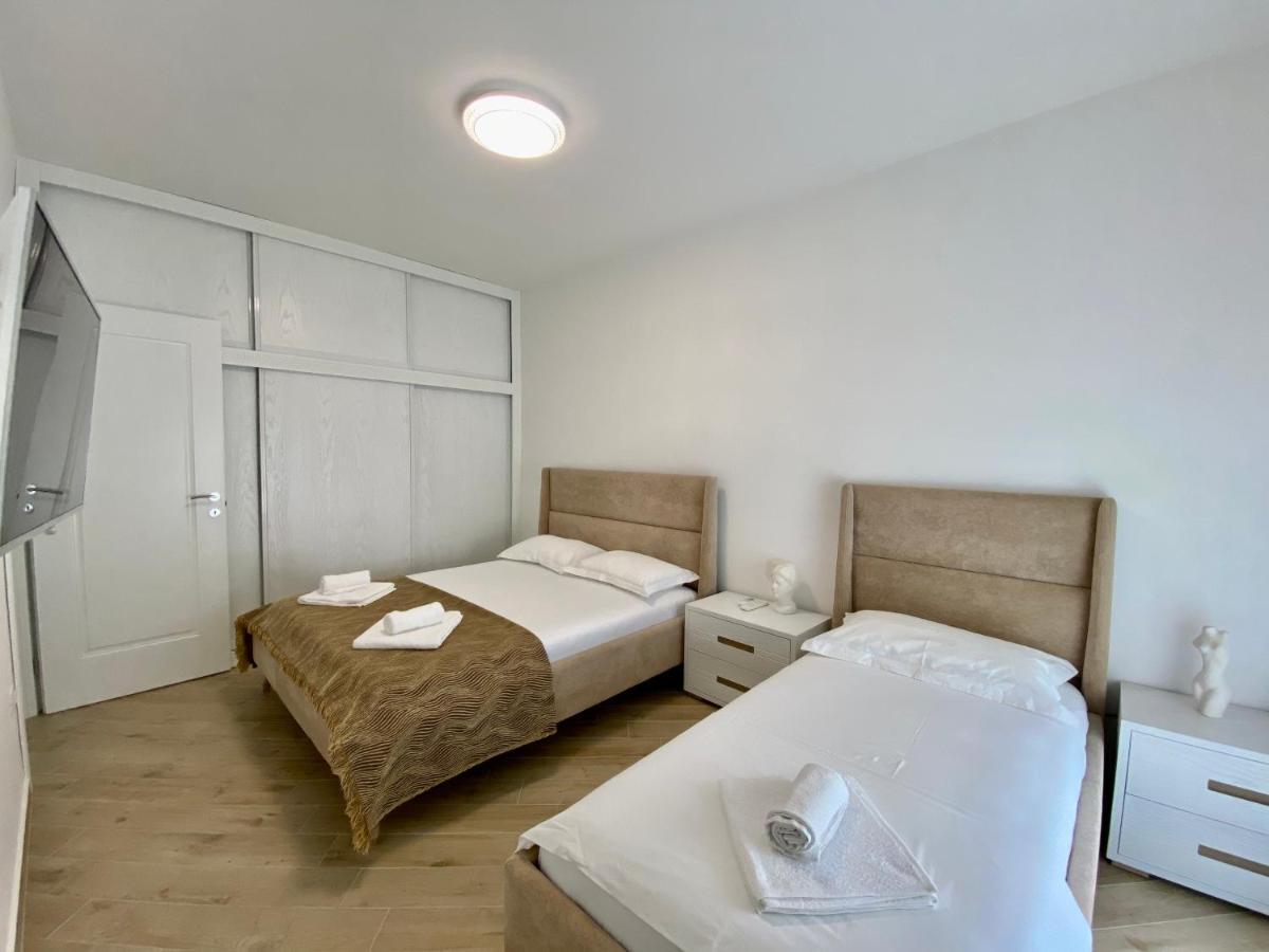 Luxury Sea Side Apartament