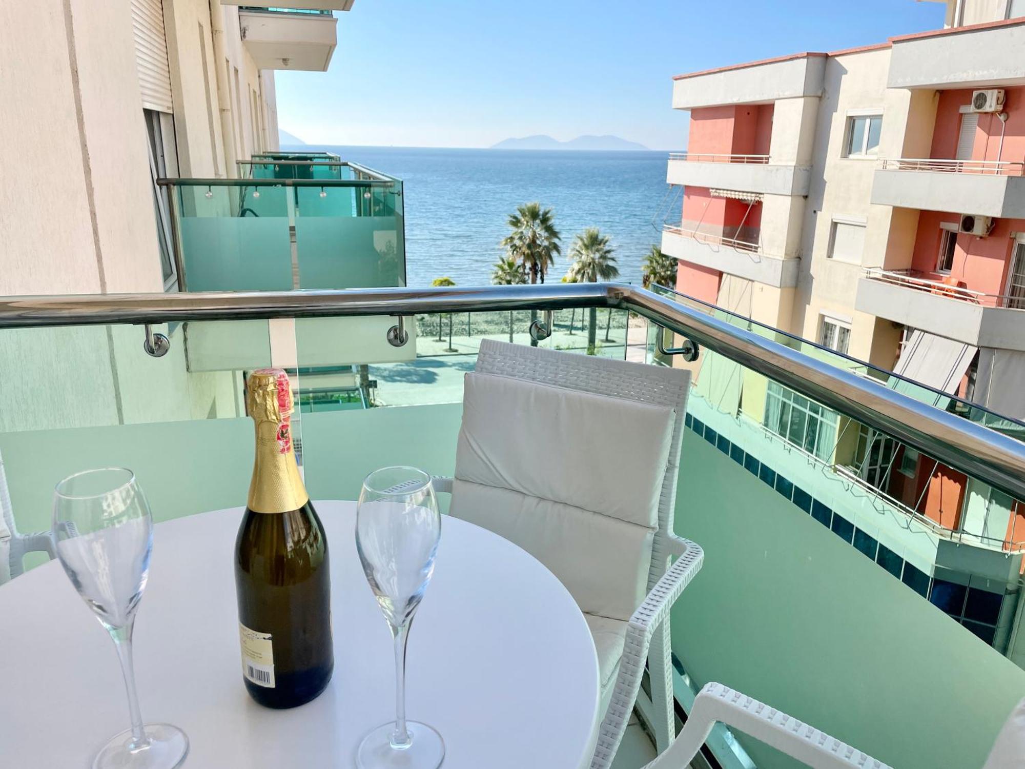 Luxury Sea Side Apartament